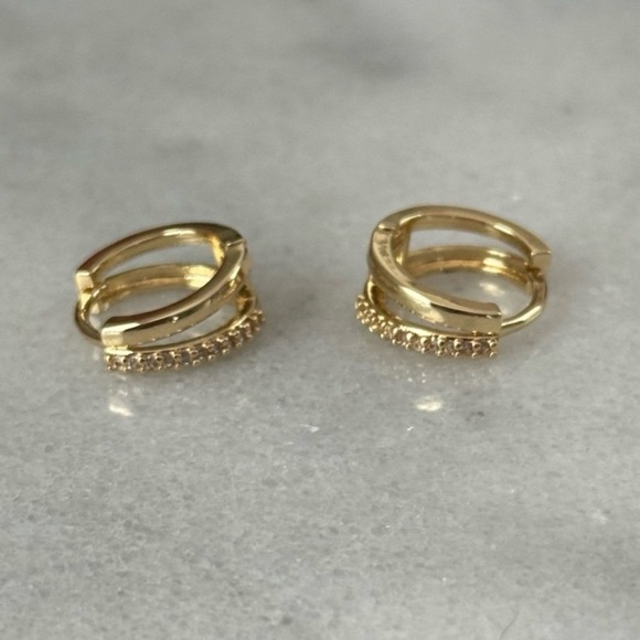 Modest Lu Jewelry - Gold Crystal Double Hoop Split Huggie Earrings
Brand New